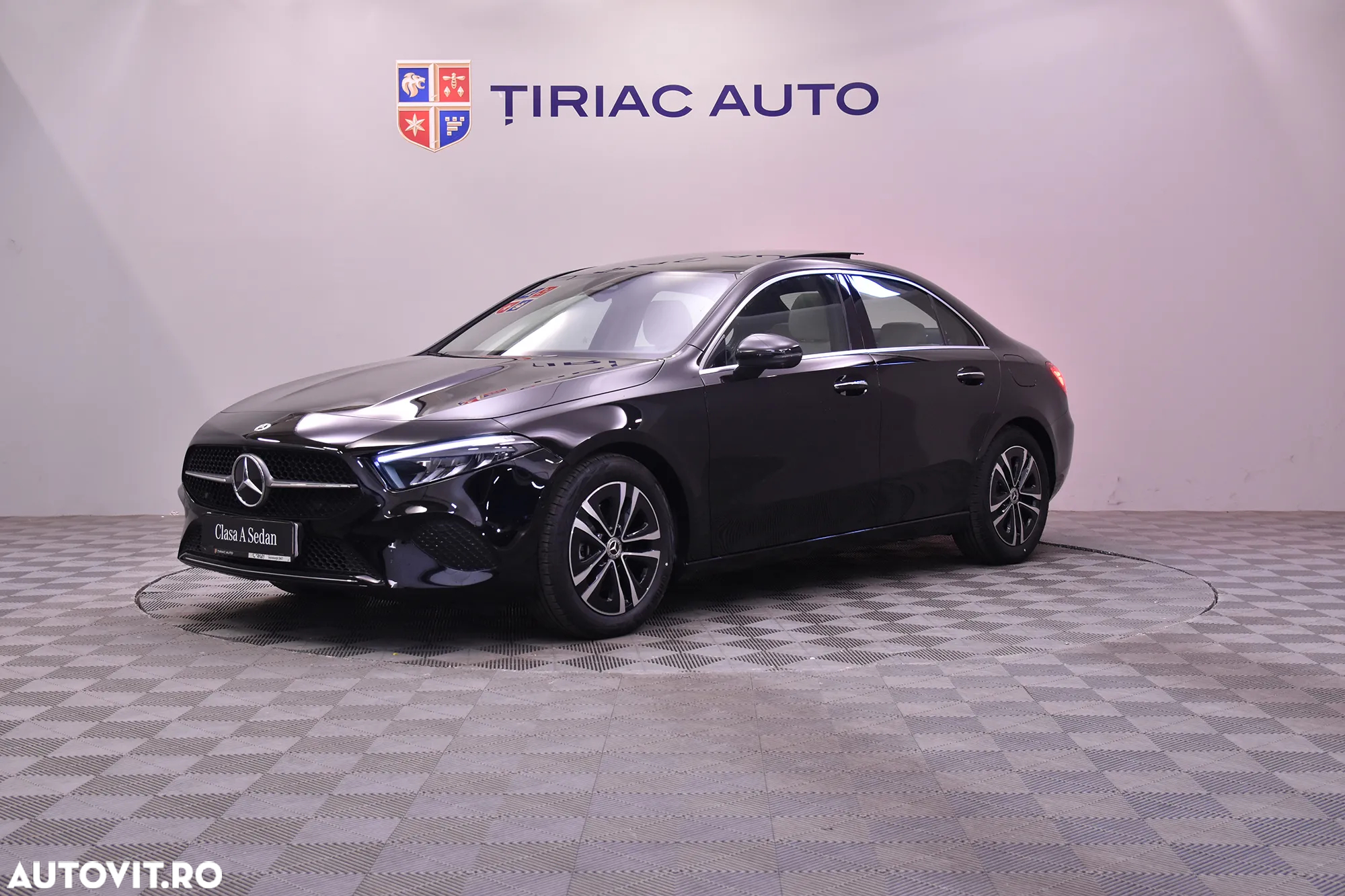 Mercedes-Benz A 200 MHEV 7G-DCT Sedan - 21