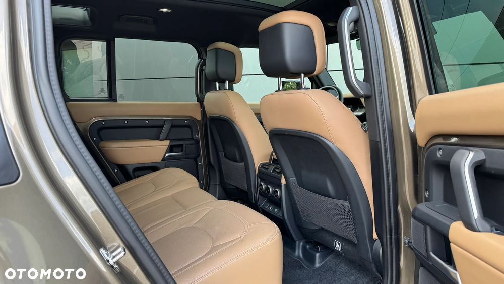 Land Rover Defender 5.0 P425 X-Dynamic HSE - 12