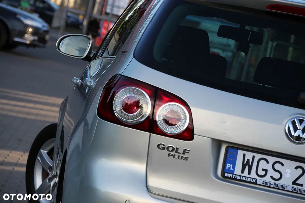 Volkswagen Golf Plus 1.4 TSI DSG Team - 17