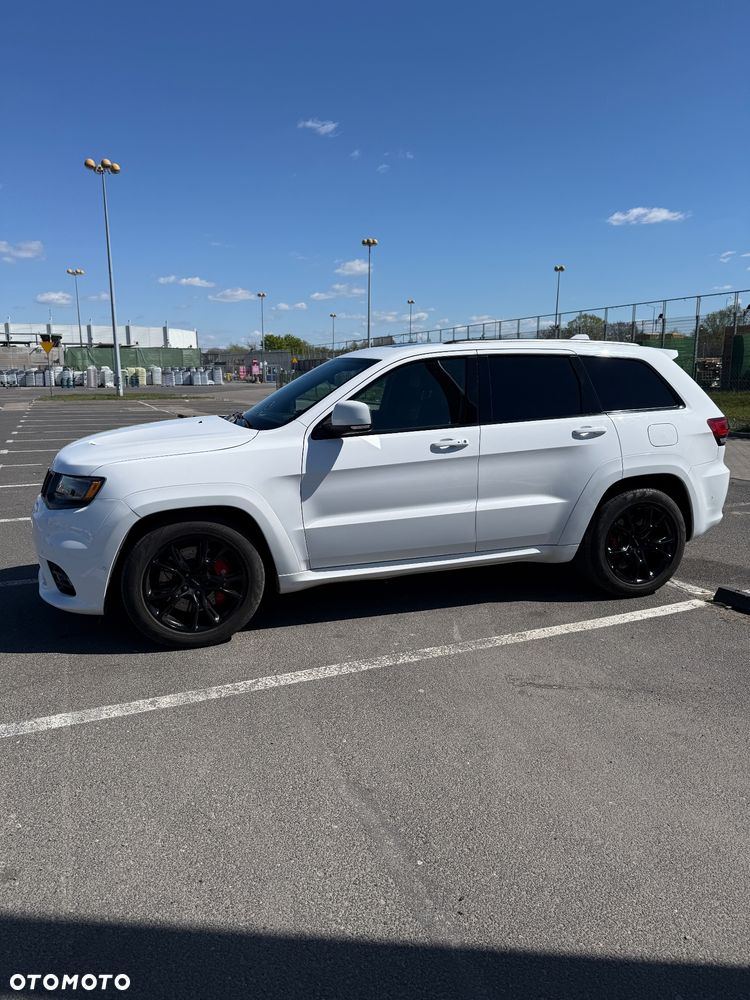 Jeep Grand Cherokee SRT - 9