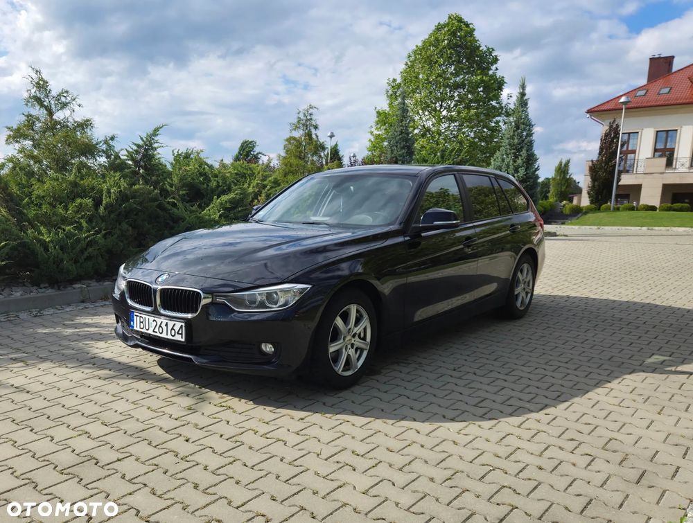 BMW Seria 3 318d Touring - 23