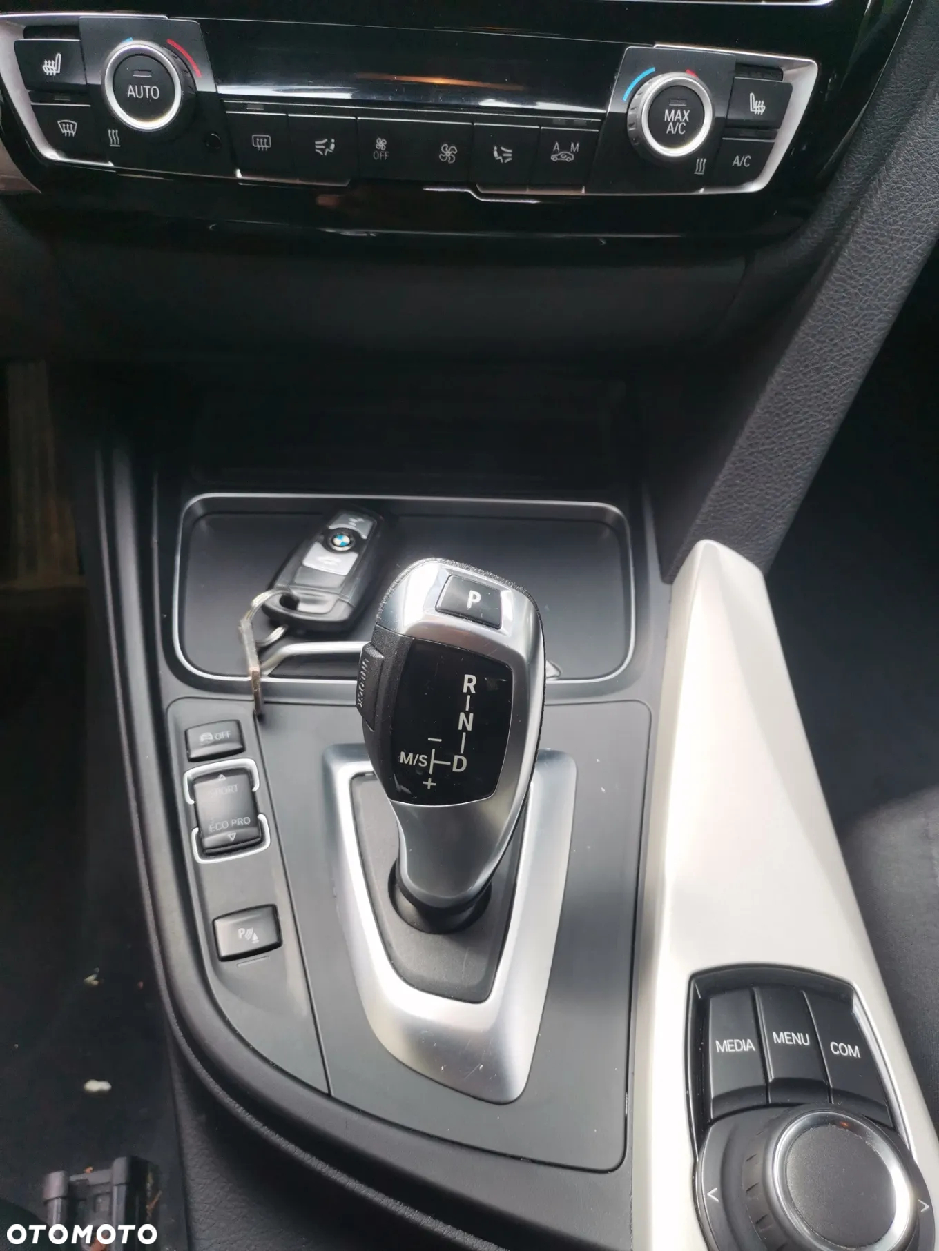 BMW Seria 3 318d - 11