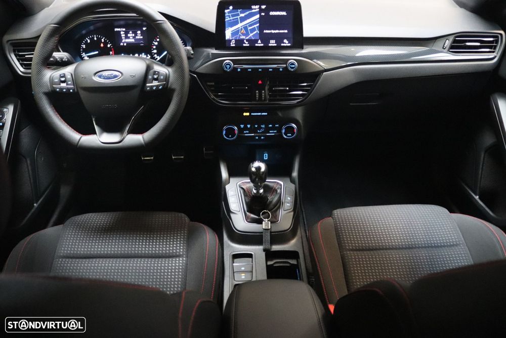 Ford Focus 1.0 EcoBoost ST-Line - 33