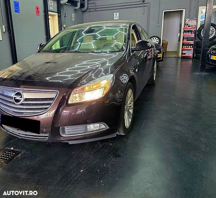 Opel Insignia - 1
