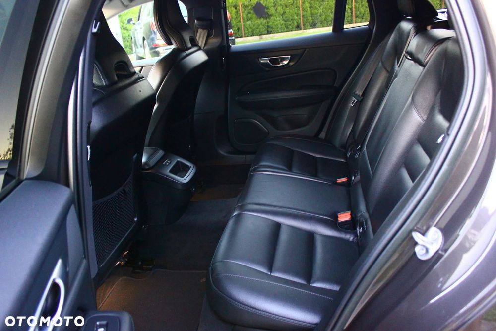Volvo V60 B4 D Geartronic RDesign - 36