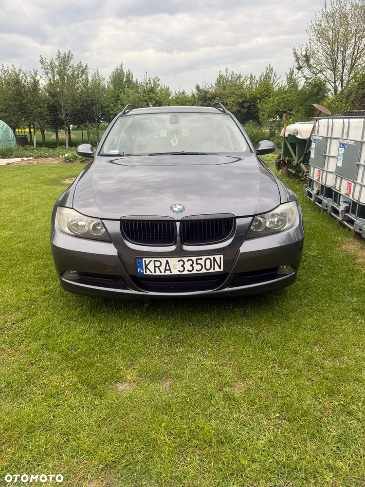 BMW Seria 3 318i - 1