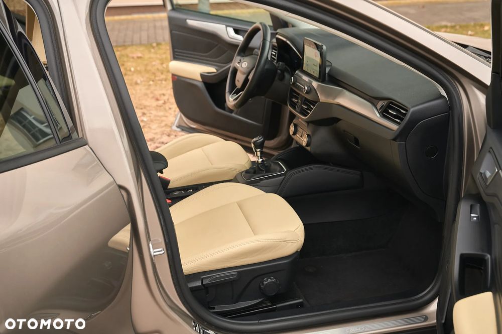 Ford Focus 1.5 EcoBlue Start-Stopp-System TITANIUM DESIGN - 26