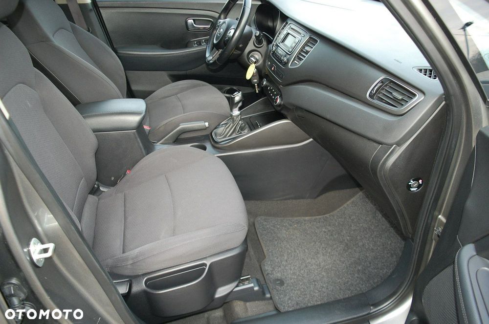 Kia Carens - 7