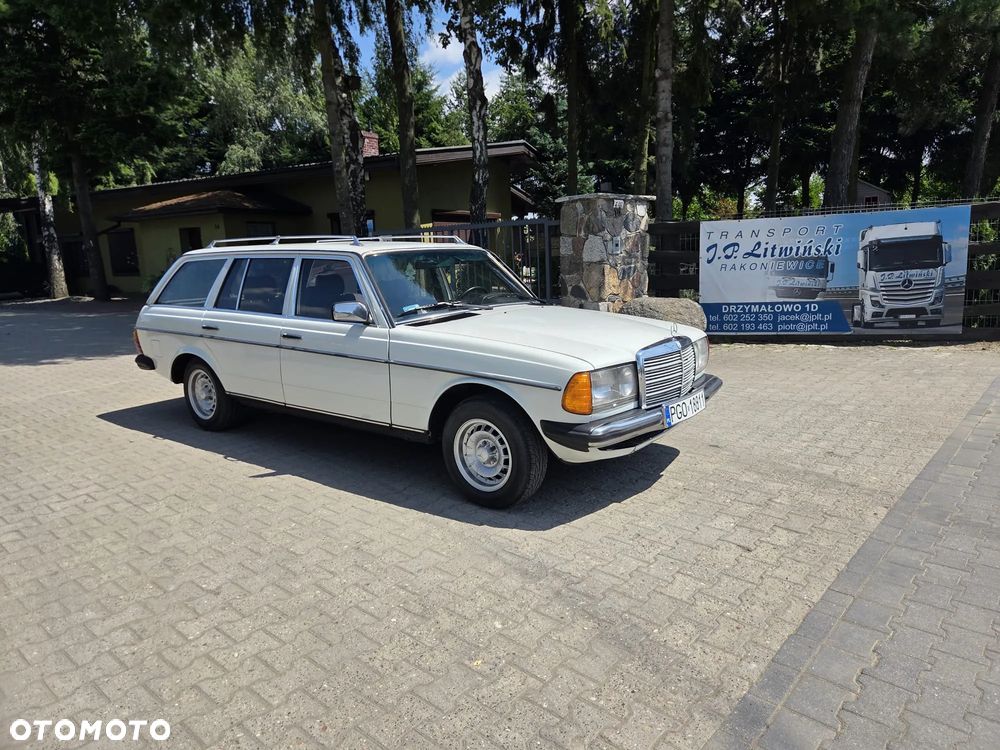 Mercedes-Benz W123 - 1
