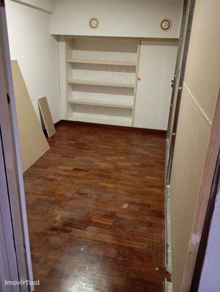 Sala para arrumos - Grande imagem: 2/5