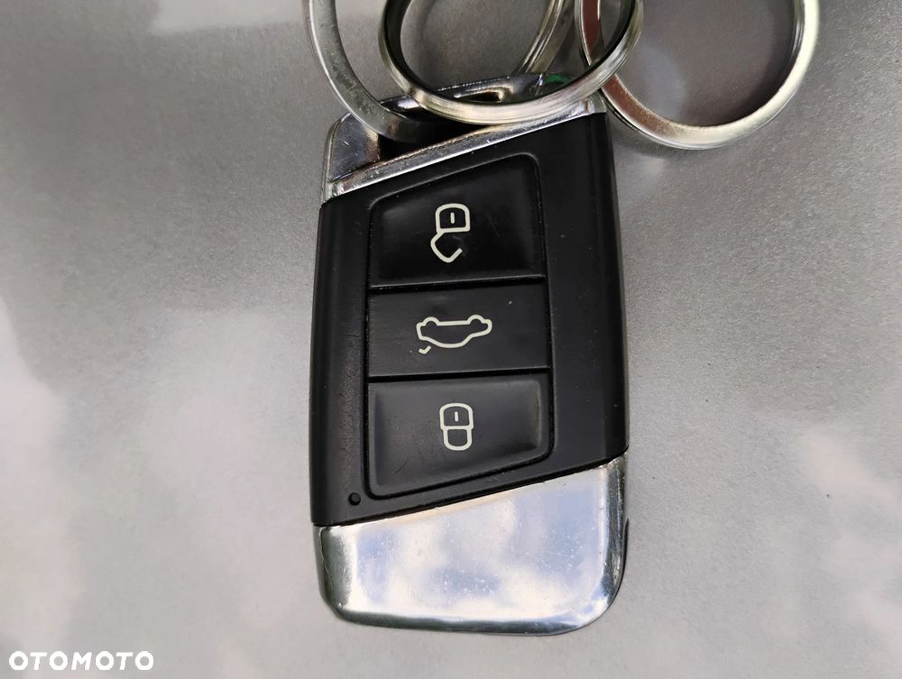 Skoda Superb 2.0 TDI Ambition - 25