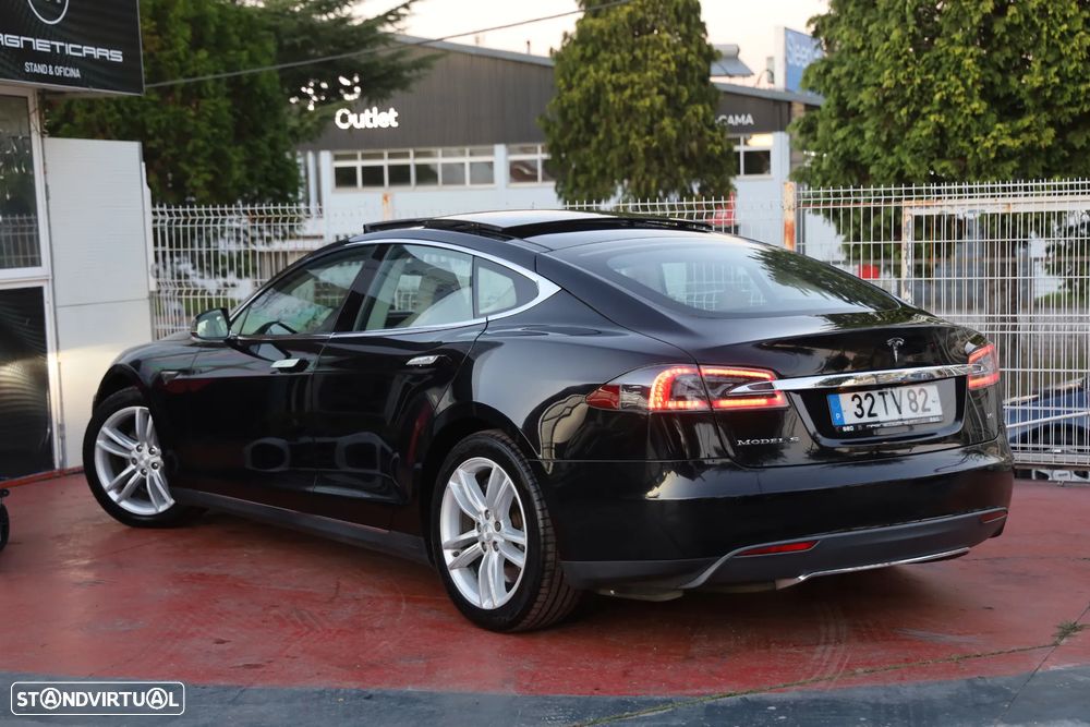 Tesla Model S 85D - 2