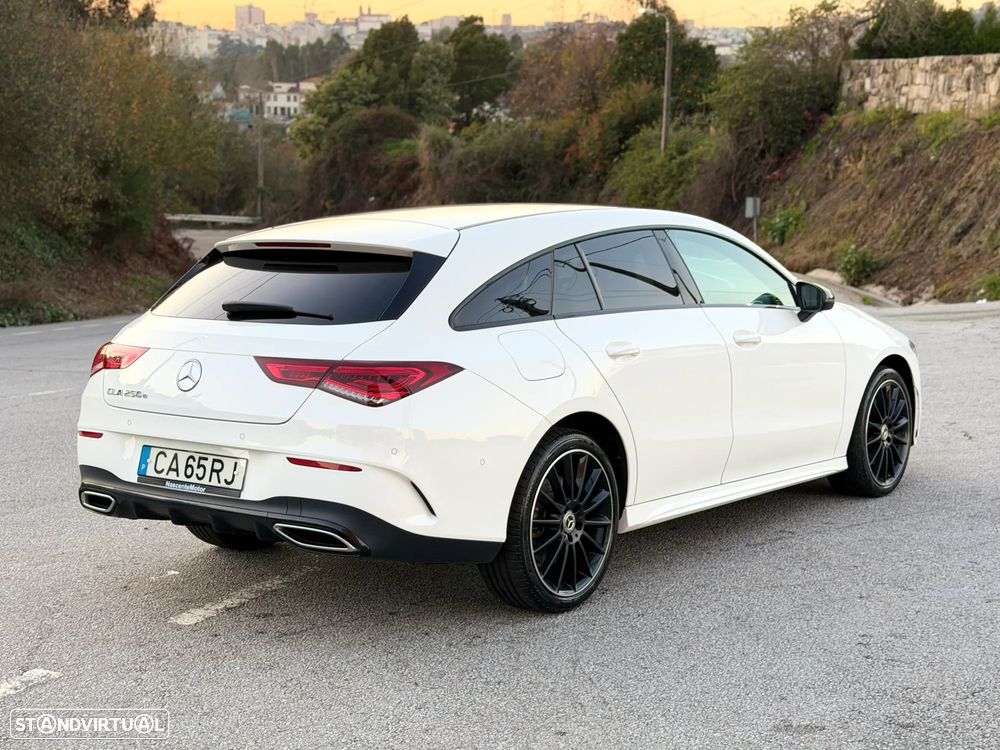 Mercedes-Benz CLA 250 e Shooting Brake AMG Line - 16