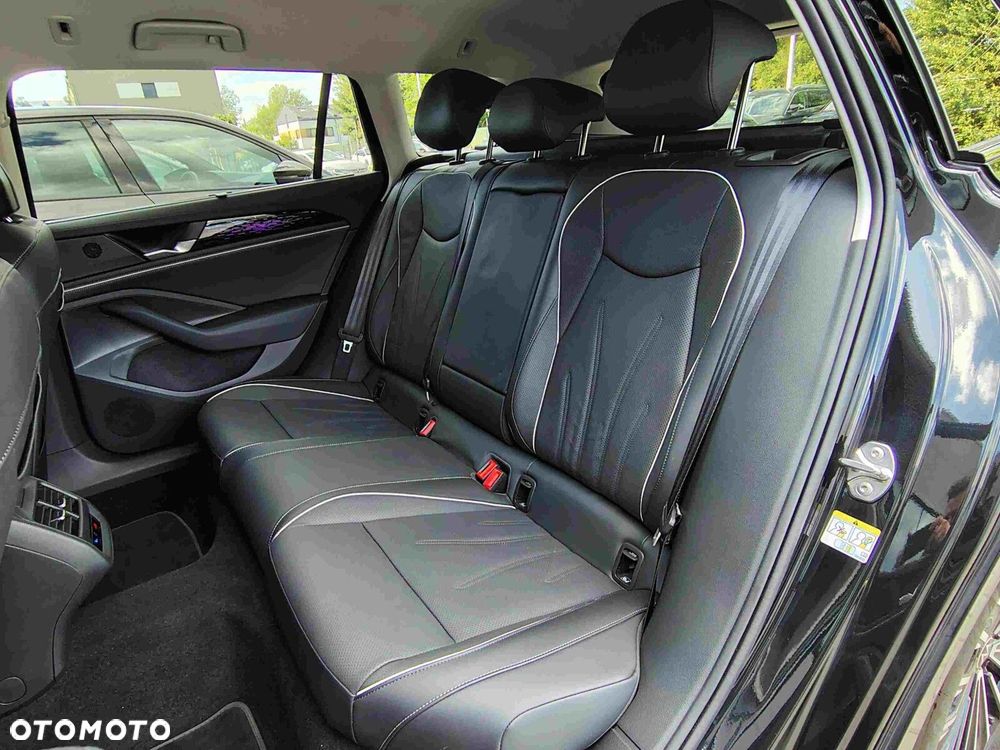 Volkswagen Passat - 32