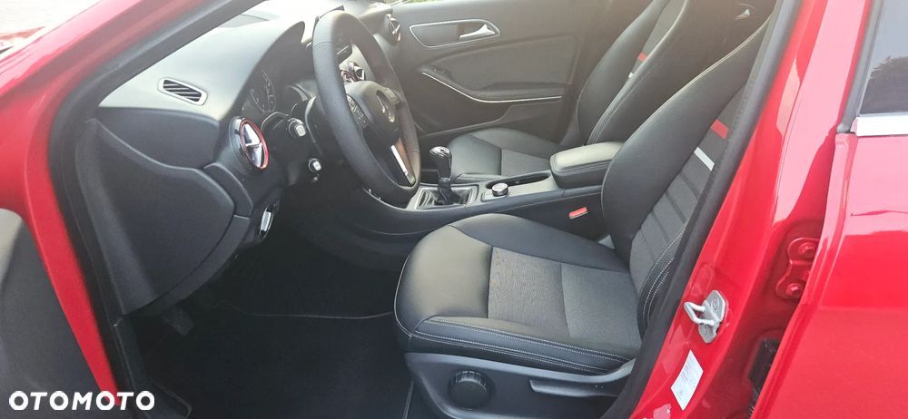 Mercedes-Benz Klasa A 180 (BlueEFFICIENCY) AMG Sport - 27