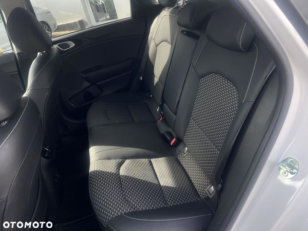 Kia Ceed 1.5 T-GDI Tribute DCT - 17