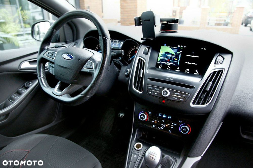 Ford Focus 1.0 EcoBoost ST-Line Style - 12