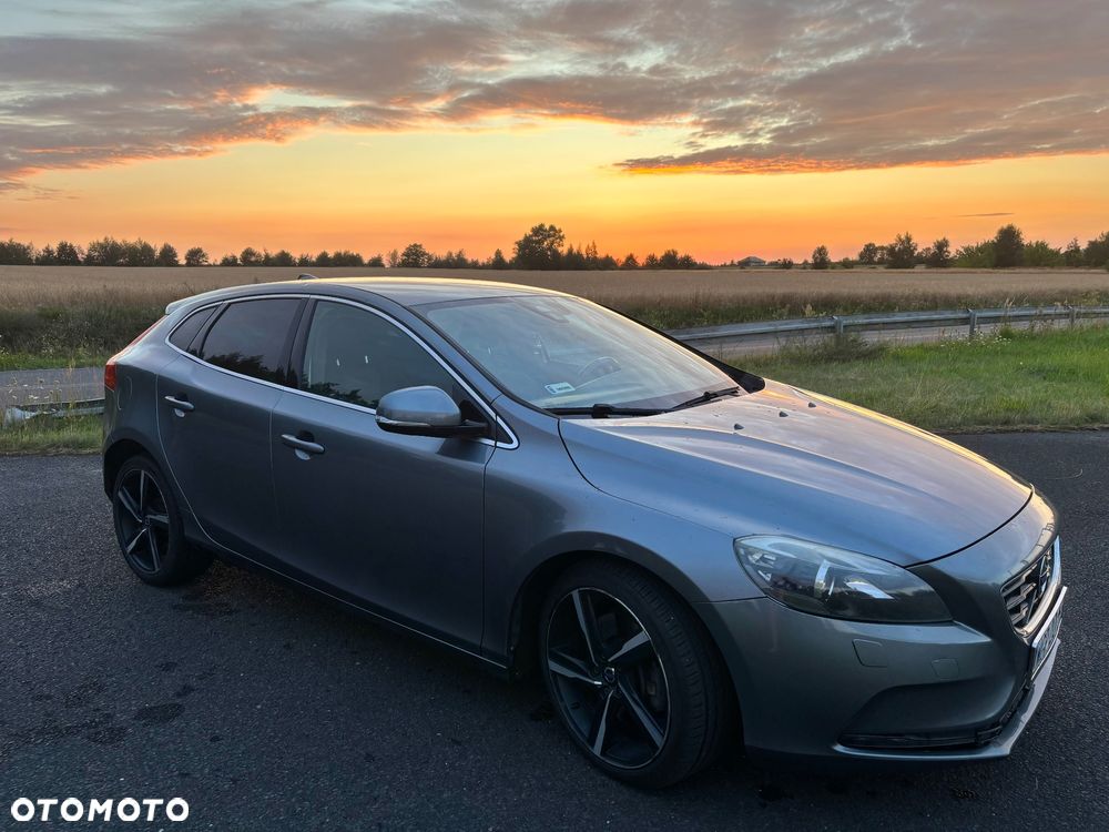 Volvo V40 D4 Drive-E R-Design Kinetic - 1