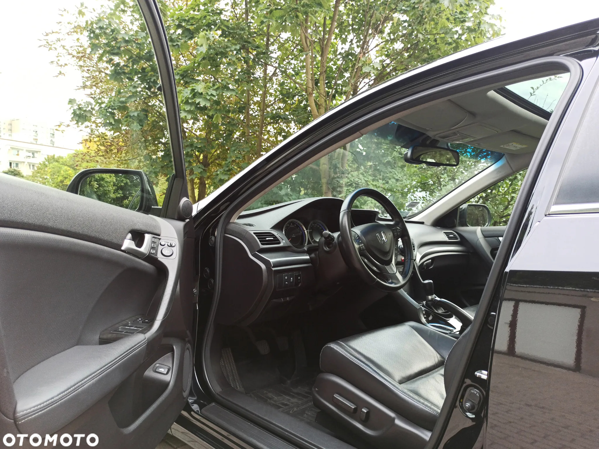 Honda Accord 2.0 Executive - 11