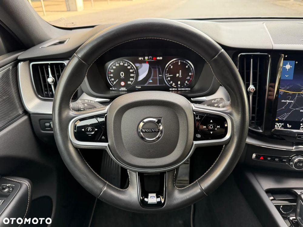 Volvo XC 60 B4 D AWD R-Design - 27