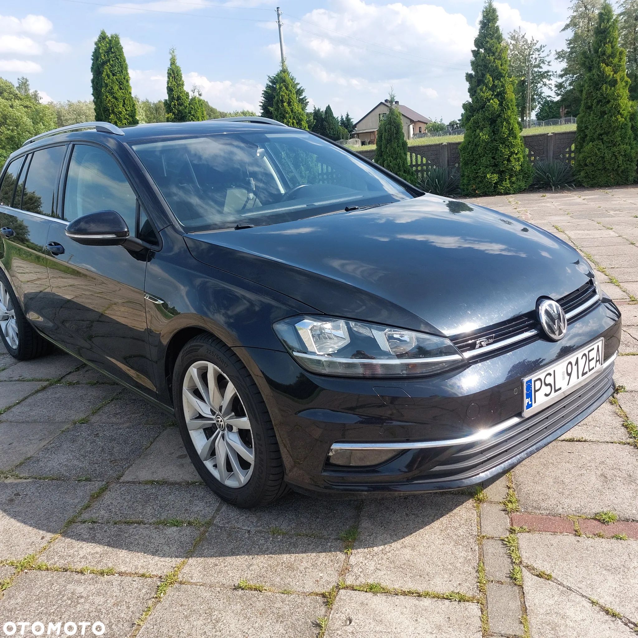 Volkswagen Golf - 1