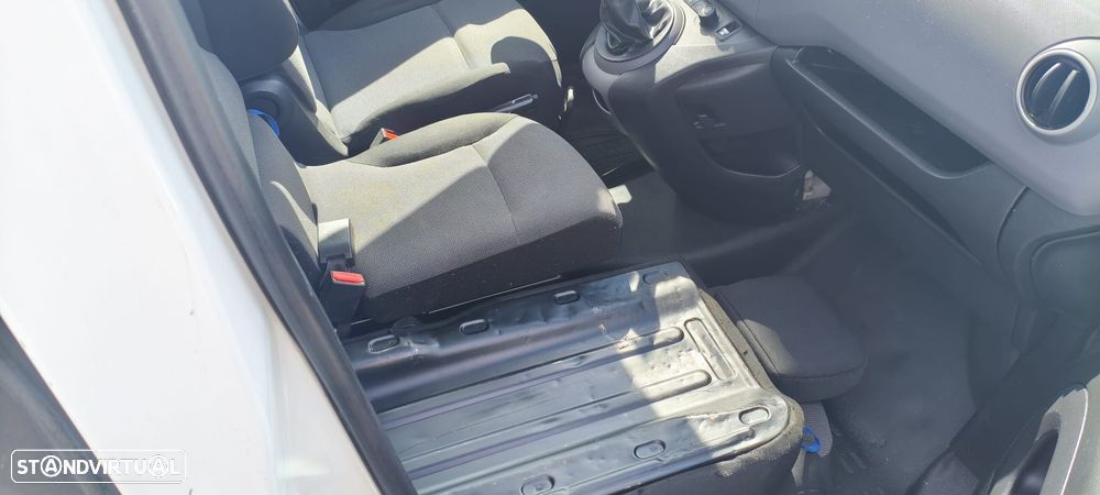 Citroën BERLINGO 1.6HDI LONGA 3 LUG - 16