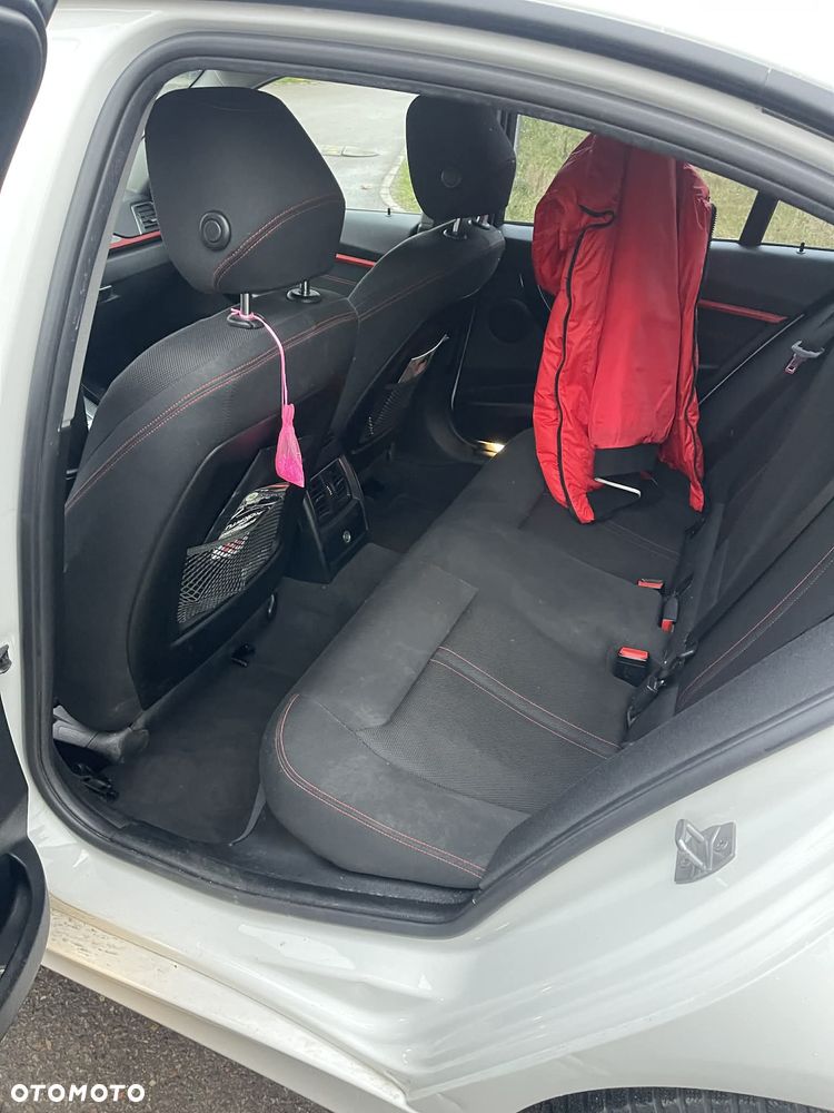 BMW Seria 3 318i Sport Line Shadow - 11