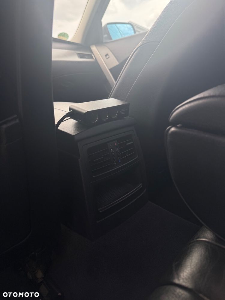 BMW Seria 5 530i - 23