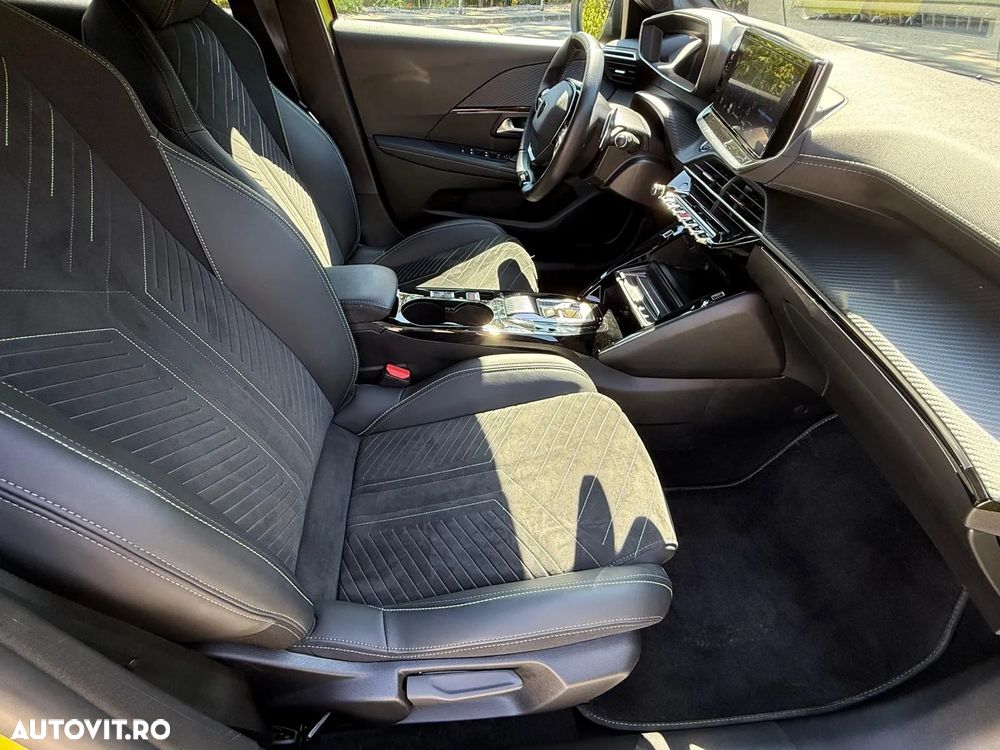 Peugeot 208 1.2 L PureTech STT EAT8 GT - 6