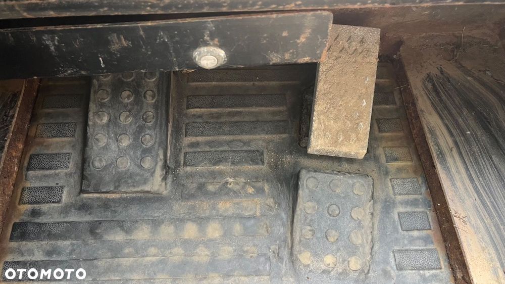 Caterpillar 242 B 4X4 - 22