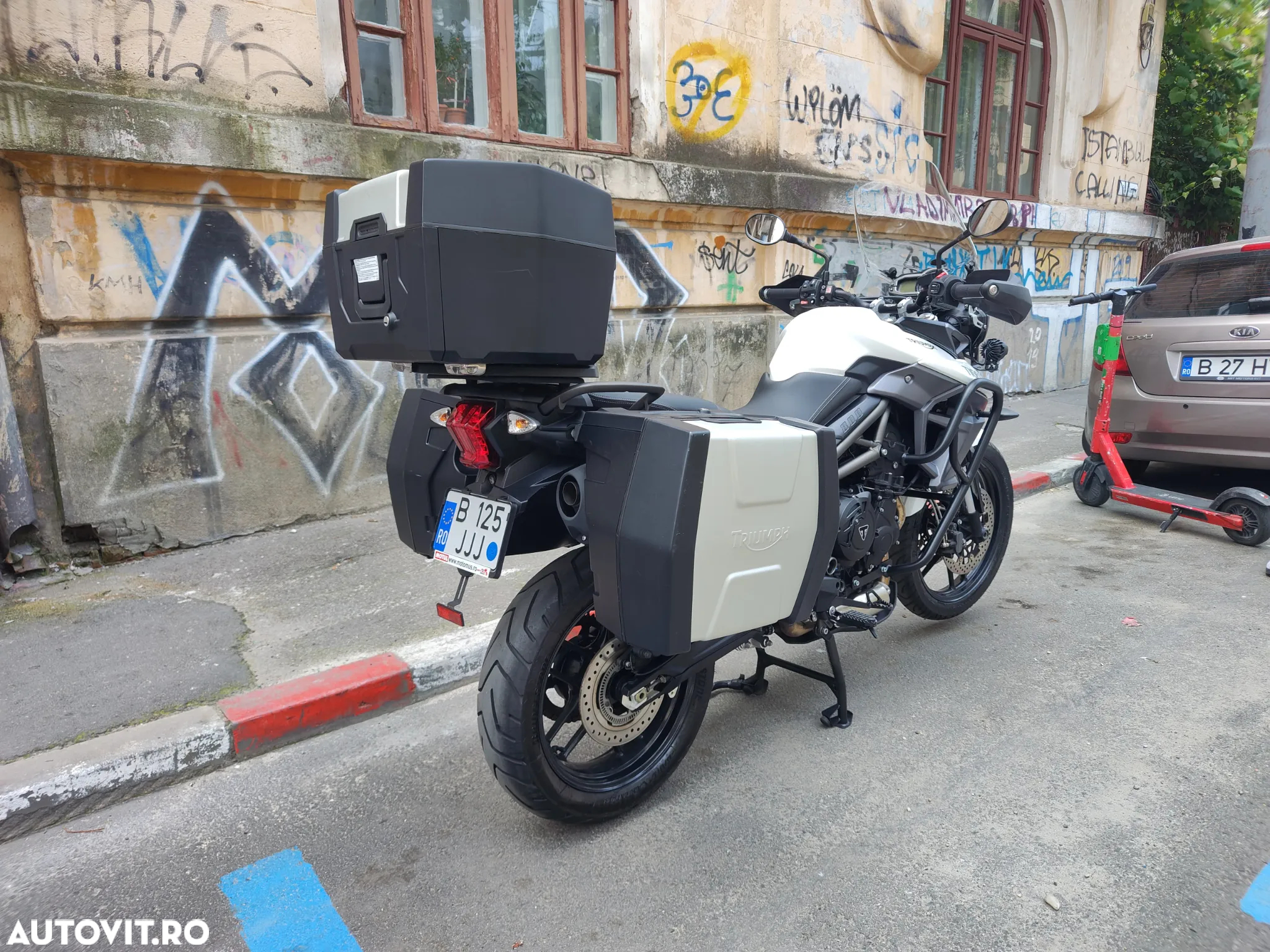 Triumph Tiger 800 XRx - 5