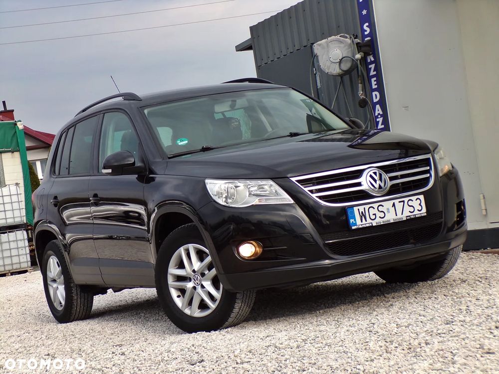 Volkswagen Tiguan - 1