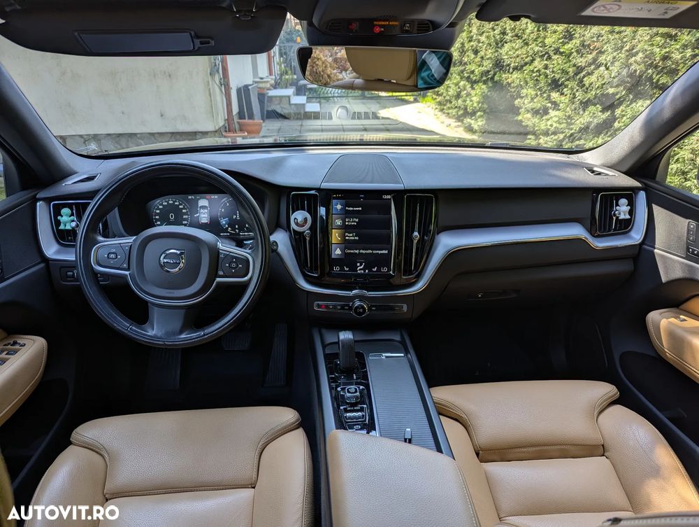 Volvo XC 60 B5 MHEV AT8 AWD Momentum Pro - 13