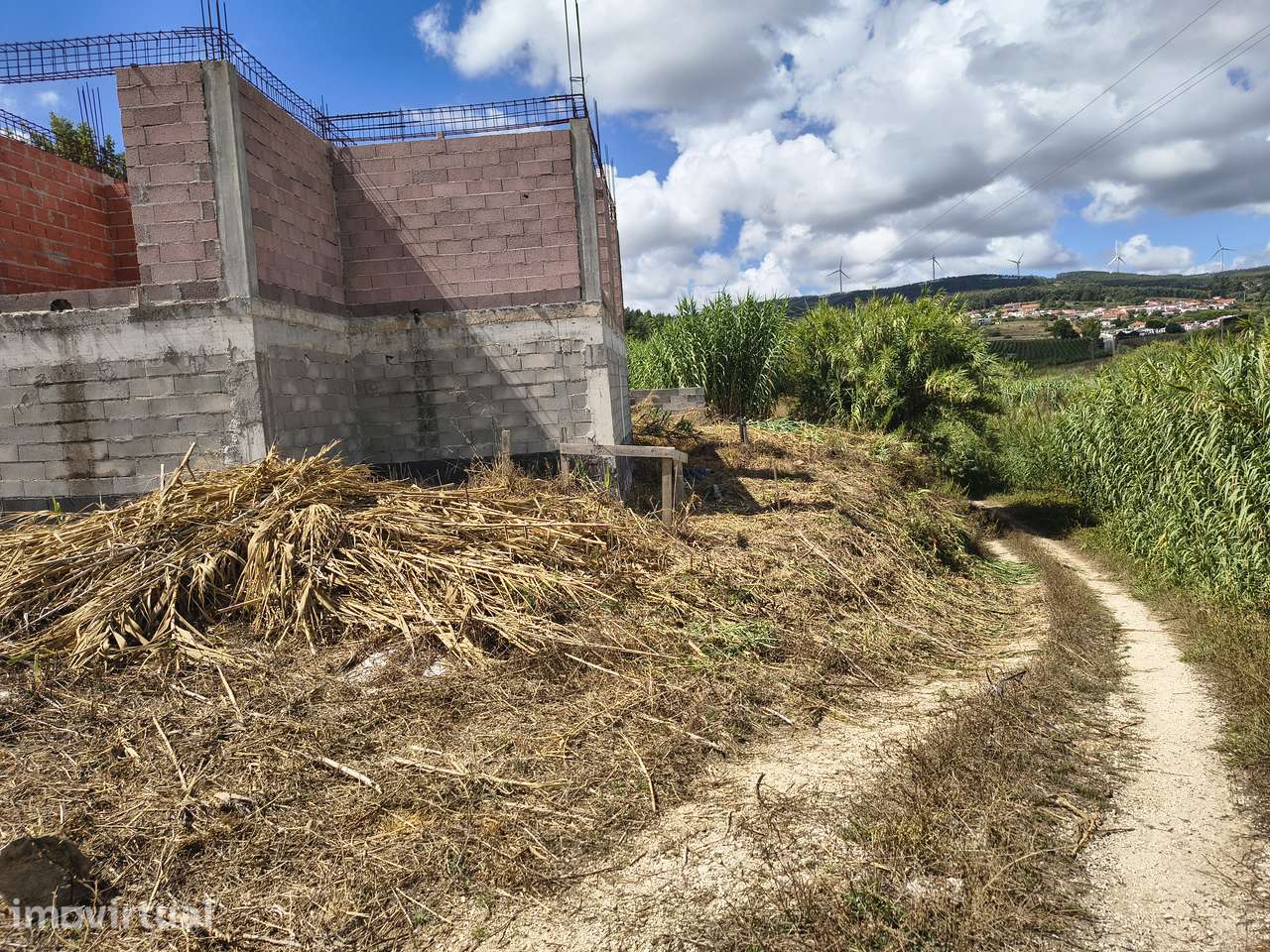 Terreno urbano em Alenquer com acesso pavimentado - Grande imagem: 5/11