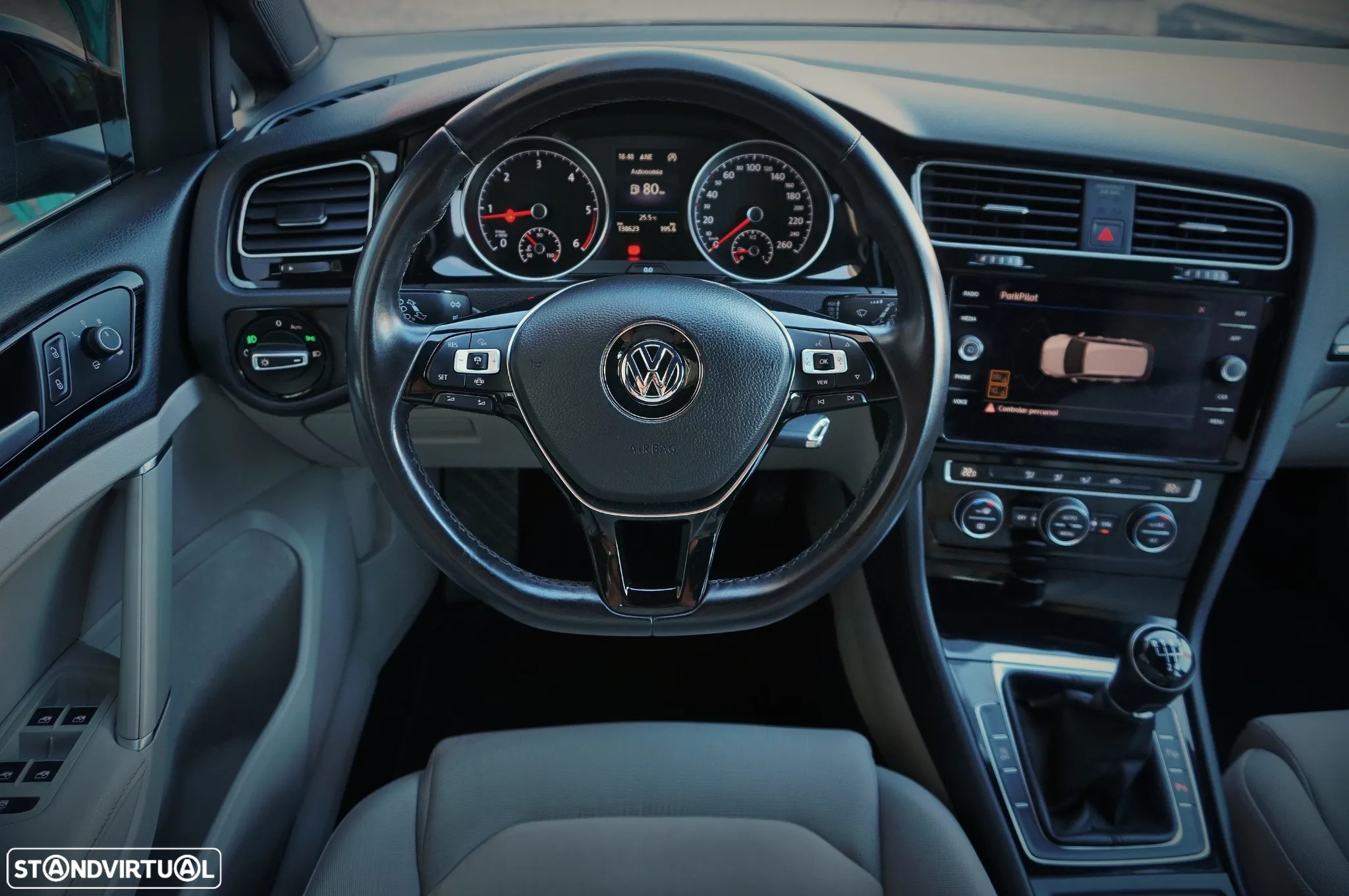 VW Golf Variant 1.6 TDi Highline - 33