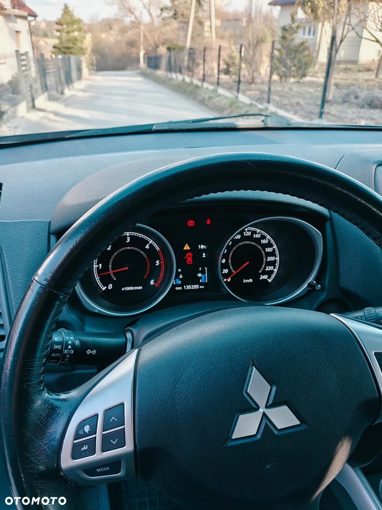 Mitsubishi ASX 1.8 DID Instyle 4WD AS&G - 9