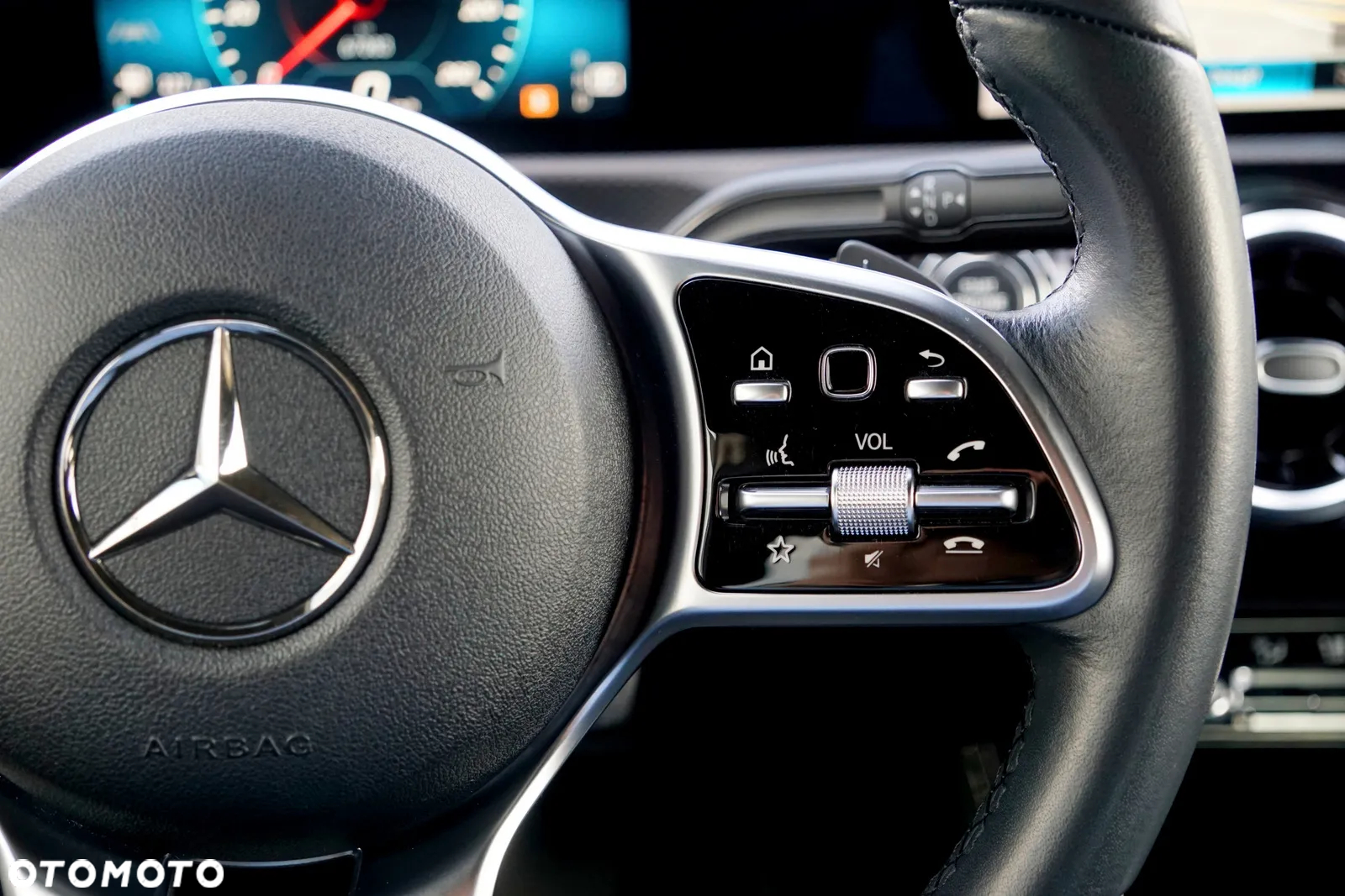Mercedes-Benz Klasa A 250 Progressive 7G-DCT - 31
