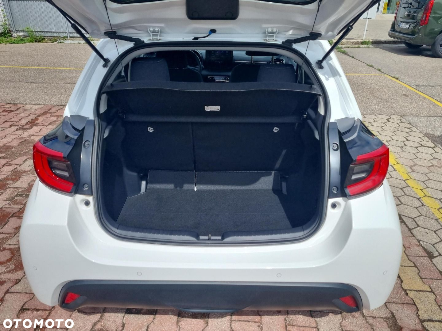 Toyota Yaris - 12