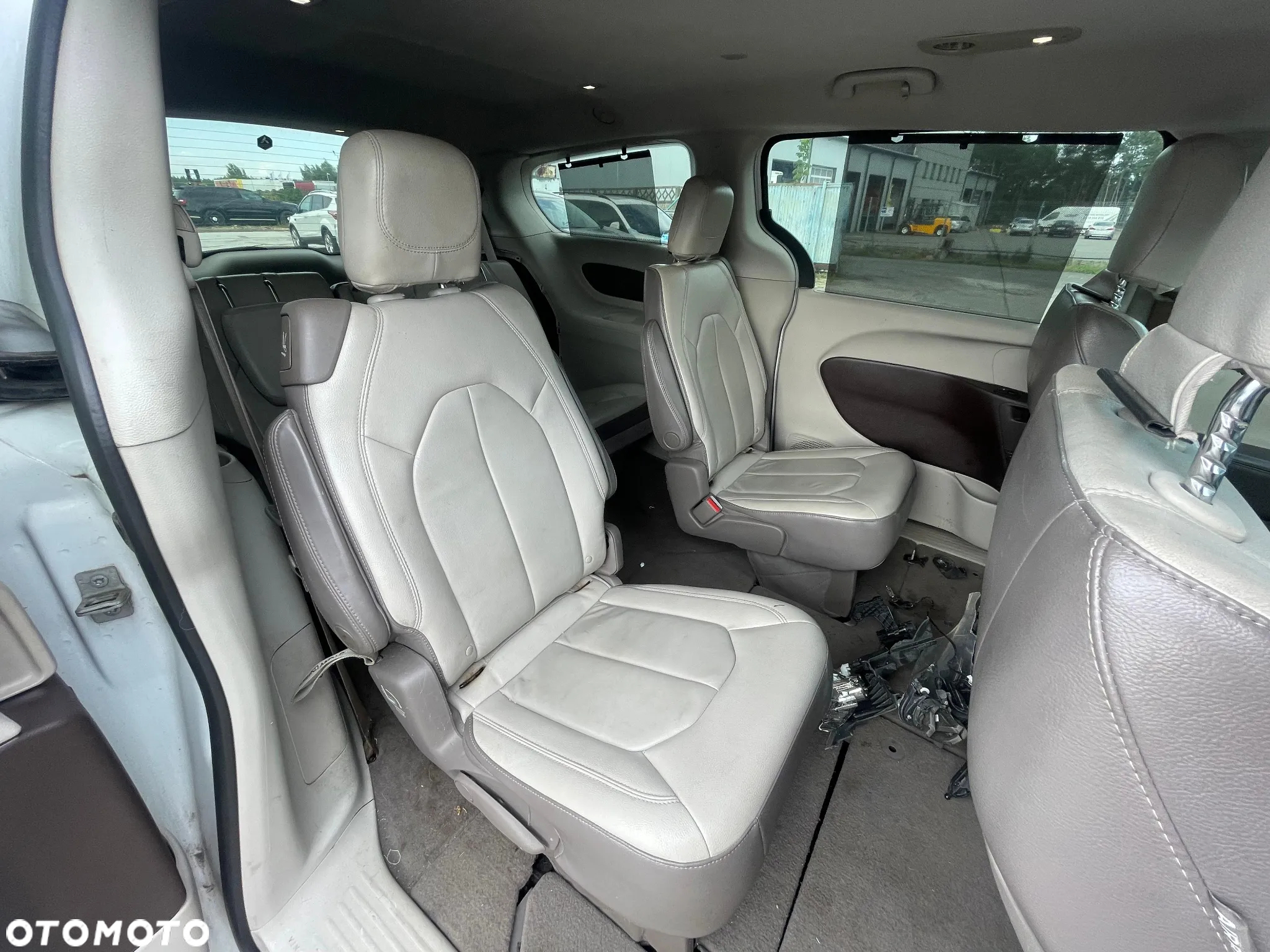 Chrysler Pacifica - 13