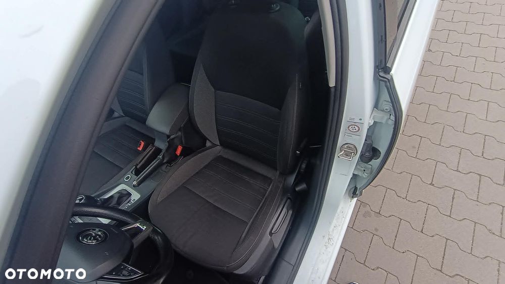 Skoda Octavia 1.6 TDI DSG Ambition - 10