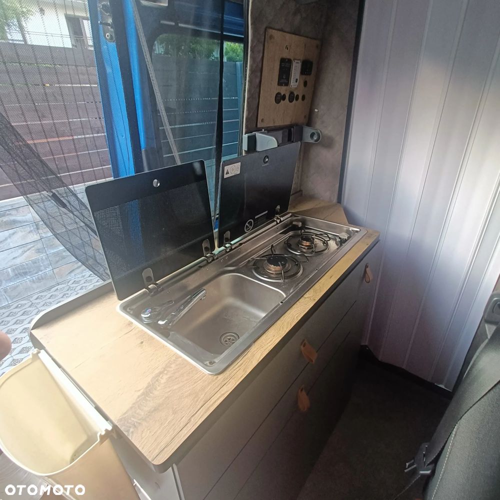 Mercedes-Benz Sprinter - 12