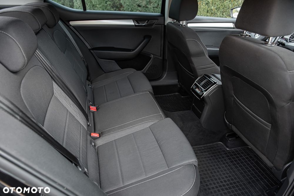 Skoda Superb 1.6 TDI DSG Ambition - 29