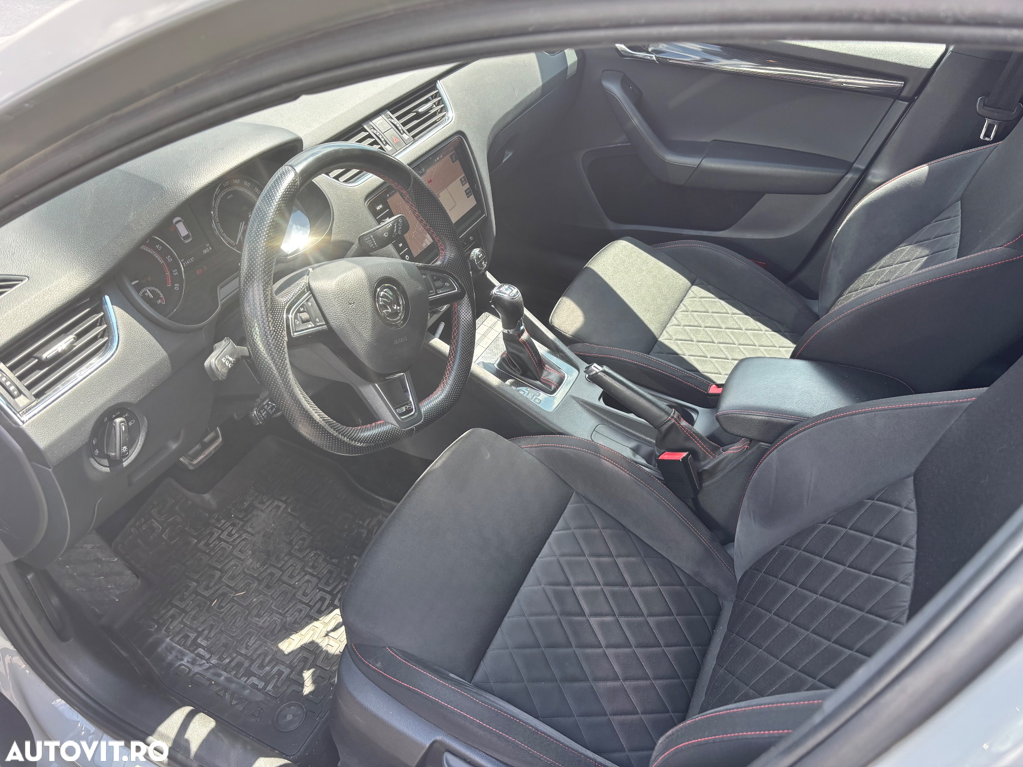 Skoda Octavia 2.0 TDI 4x4 DSG RS - 11