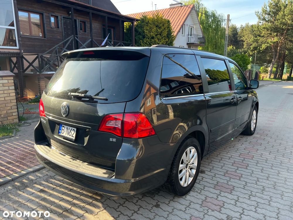 Volkswagen Routan - 5
