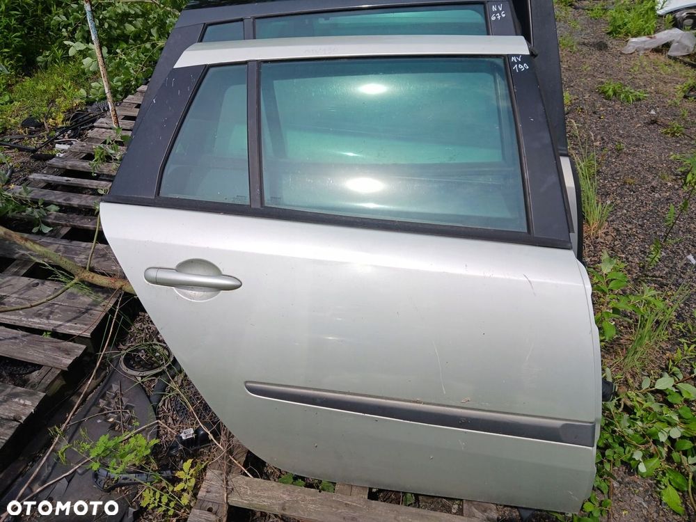 DRZWI PRAWY TYŁ RENAULT LAGUNA II 2 KOMBI NV190