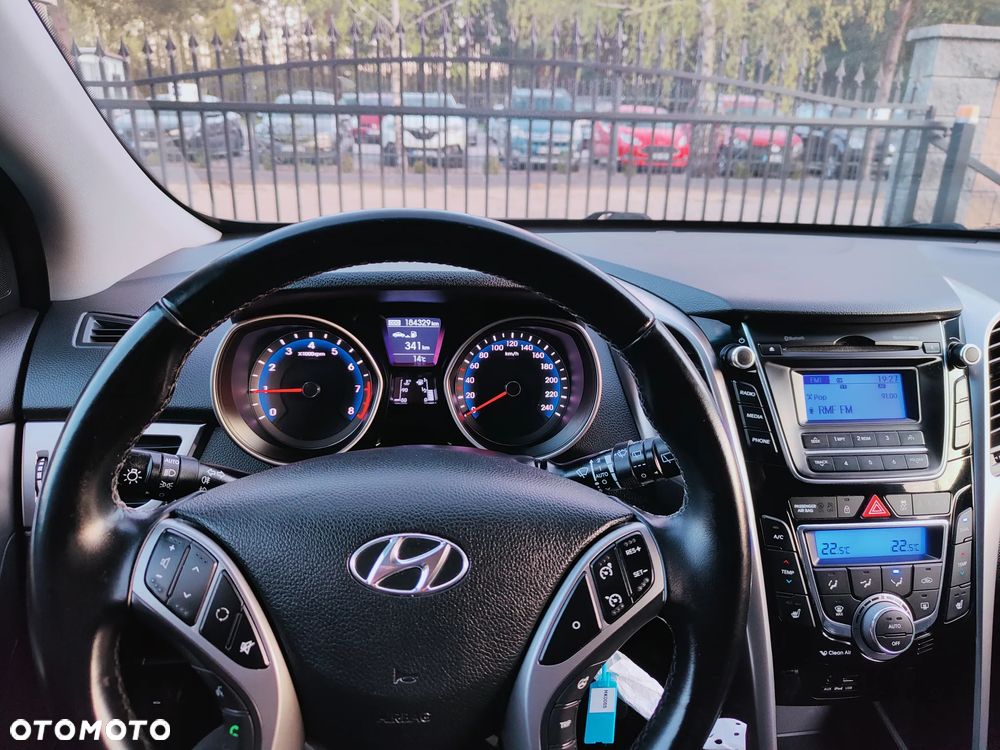 Hyundai i30 blue Kombi 1.6 GDi Style - 14