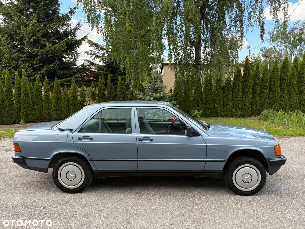Mercedes-Benz W201 (190) - 10