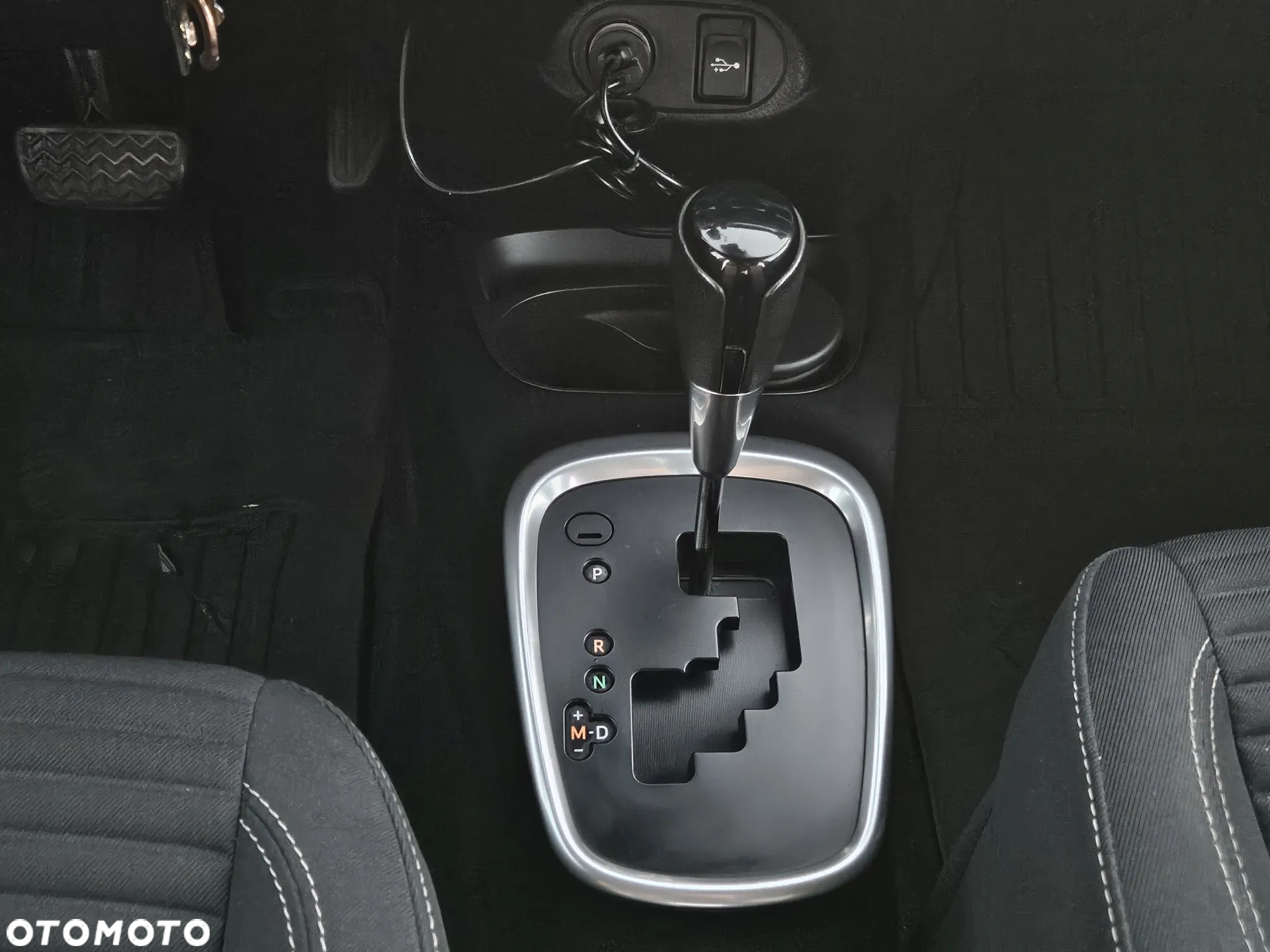 Toyota Yaris 1.5 Premium CVT - 16