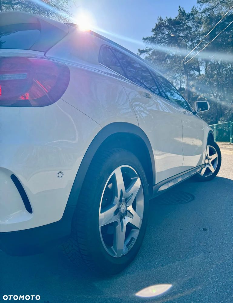 Mercedes-Benz GLA 250 4-Matic AMG Line - 10