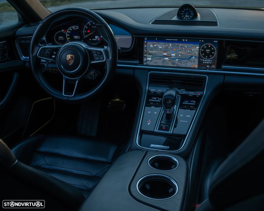 Porsche Panamera 4 E-Hybrid Executive - 11